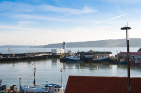 Harbourside Apartments with Private Parking